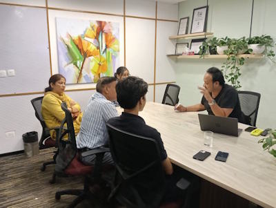 Face-to-face study abroad counselling session with upGrad expert